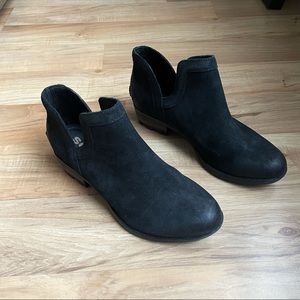 Sorel Lola ll Cutout Suede Bootie